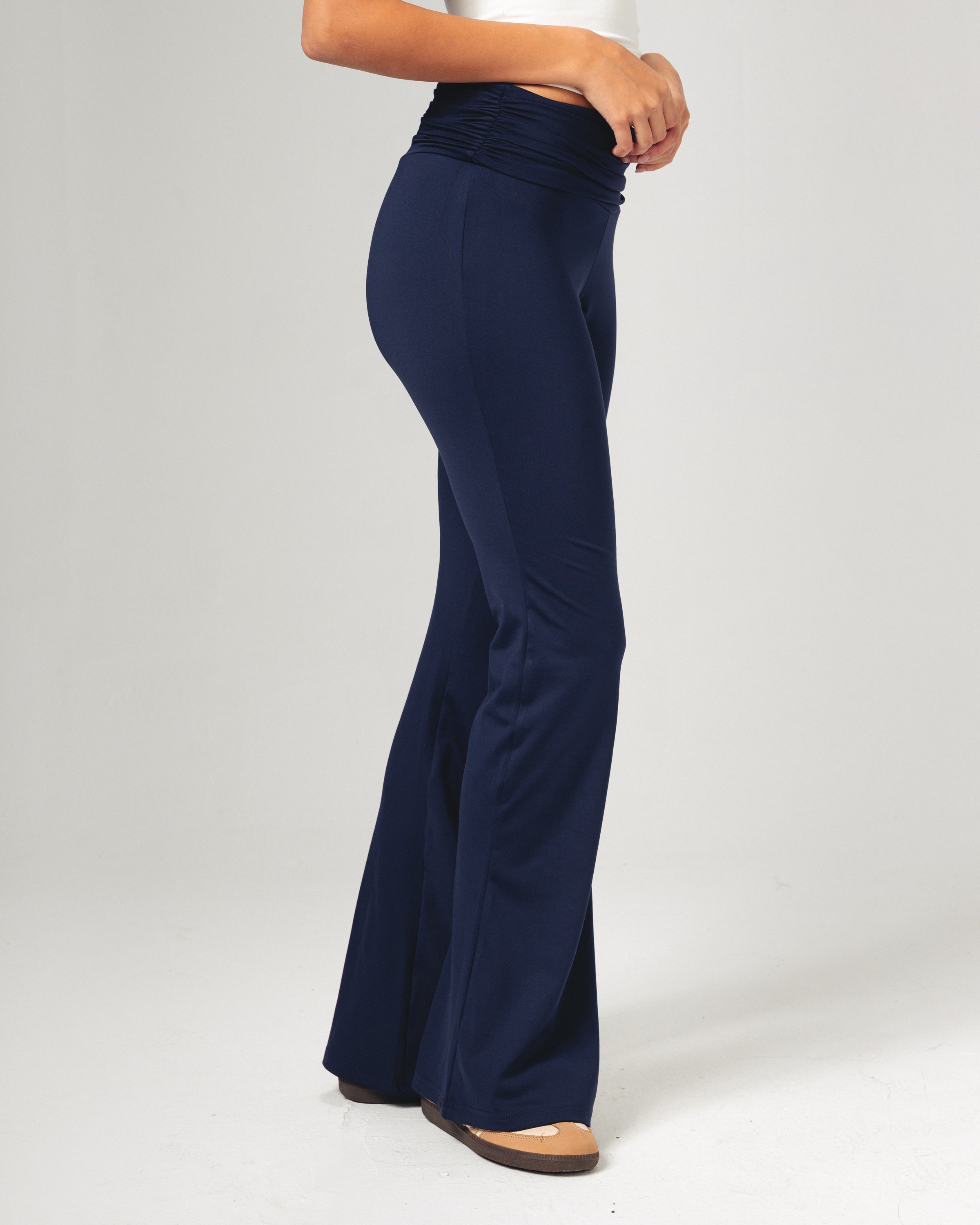 Side Ruched Yoga Pants - Navy